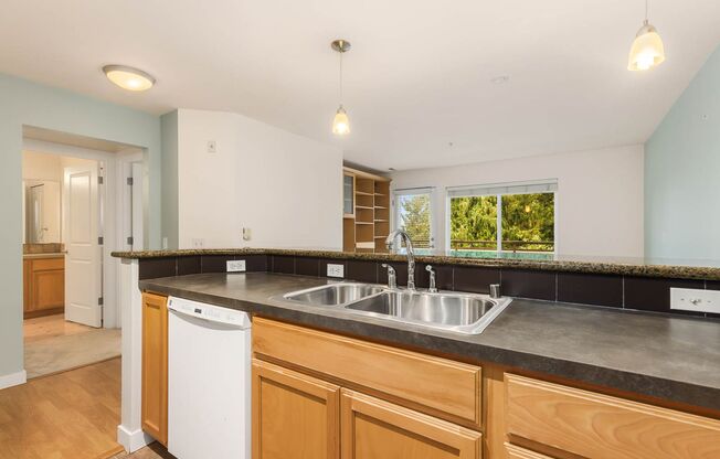 12534 15th Ave NE Apt 28