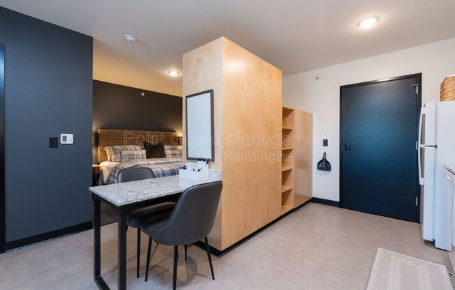 1 bed, 1 bath, 449 sqft, $745, Unit 118