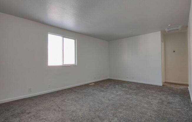 1787 W Shannon Circle