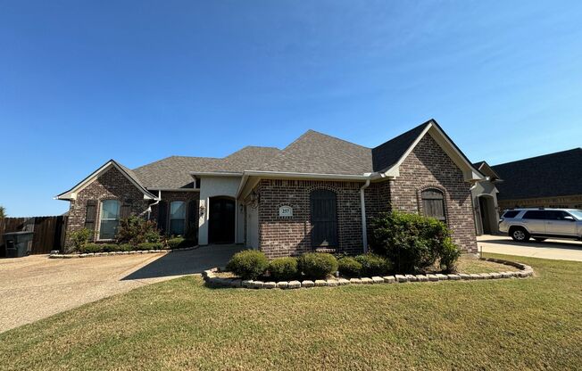 Half off the first Full Months rent! Close to Barksdale Air Force Base...