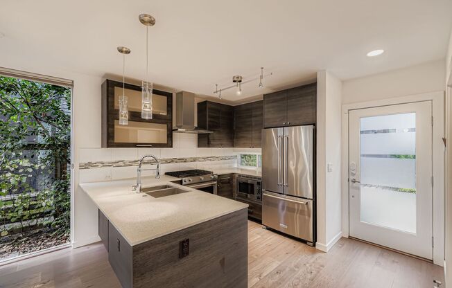 Bright 3bed/2.5bath Townhome in Judkins Park Neighborhood!