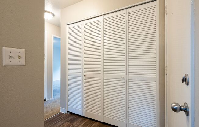 2 beds, 1 bath, 800 sqft, $1,350, Unit #110B