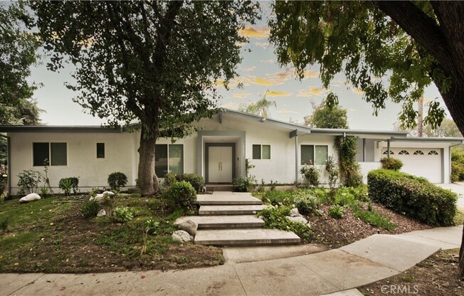 18601 Palomino Dr