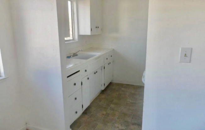 1331 PINETREE DR