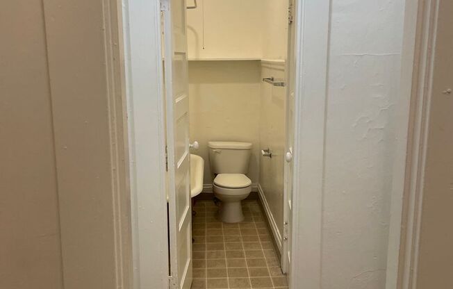 Studio, 1 bath, 340 sqft, $925, Unit 211