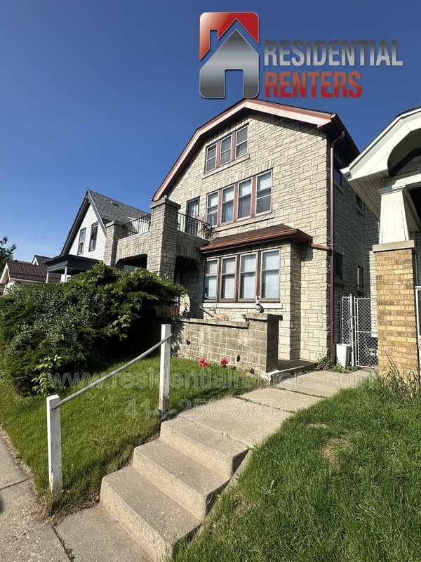 4048 N 7 ST