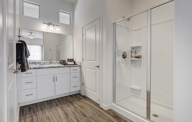 Walk-In Showers at Pillar Lago