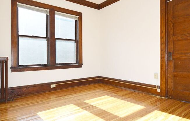 1 bed, 1 bath, 410 sqft, $905, Unit 11 - 38