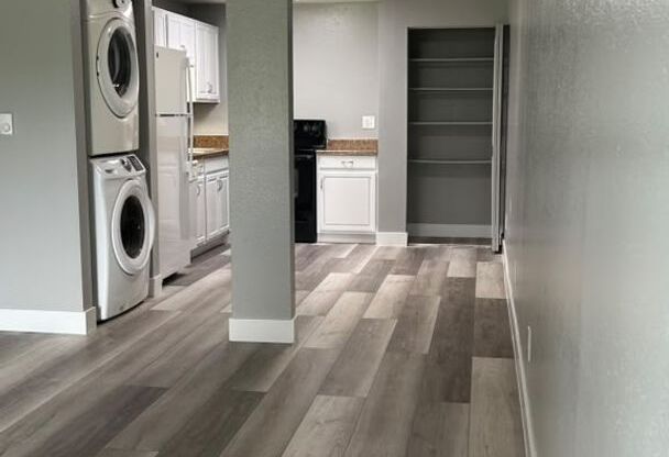3 beds, 1 bath, 945 sqft, $1,600, Unit 1326 L1