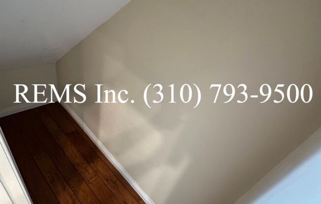 Refurbished Townhome with Laundry Hookups and Garage parking