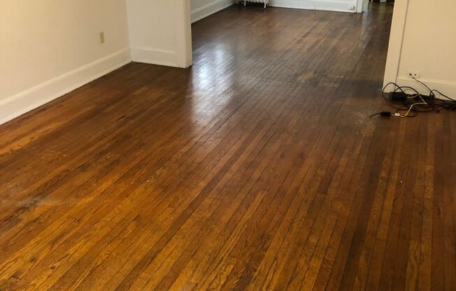 2 beds, 1 bath, 1,100 sqft, $1,225, Unit 10