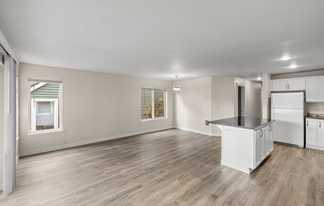 3043 14 AVE W