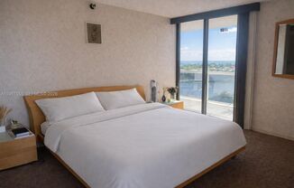 3 beds, 3 baths, $3,250, Unit # 1037