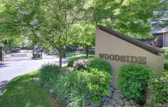 LOVELY, SPACIOUS UPSTAIRS CONDO!