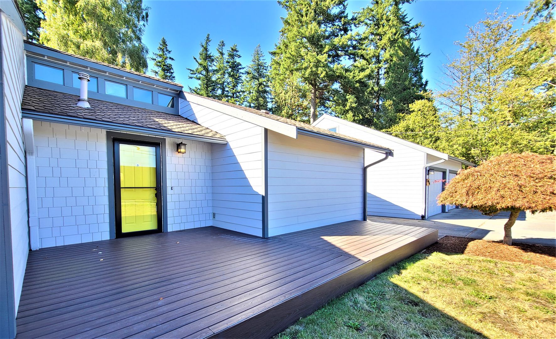 Fantastic 3 bedroom 2 bath Home Available Now in Mukilteo