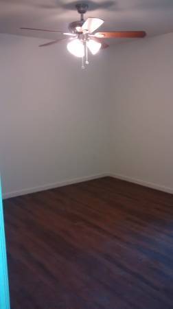 2 beds, 1 bath, 864 sqft, $1,395, Unit 202