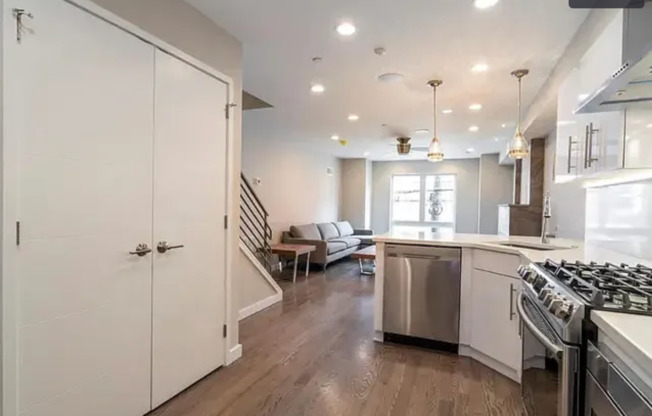 Elevated City Living in a Newly Constructed Grad Hospital Triplex