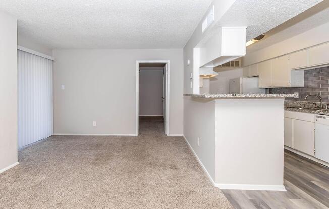 1 bed, 1 bath, 659 sqft, $810