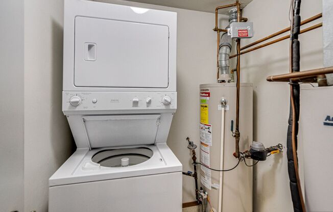 3 beds, 2.5 baths, 1,300 sqft, $1,999, Unit TH 2403-04