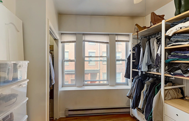 2 beds, 1 bath, 750 sqft, $3,695, Unit 13