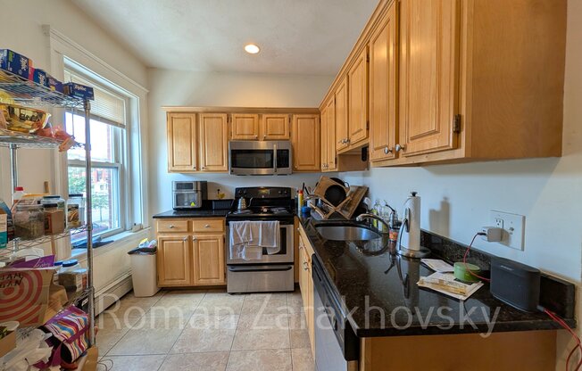 1322 COMM AVE