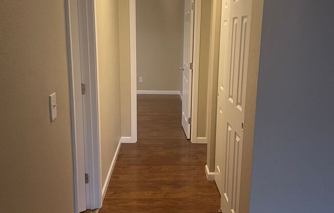 2 beds, 1 bath, 945 sqft, $1,500, Unit 090