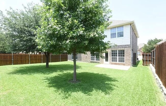 Charming 3-Bedroom Home in McKinney with Loft and Large Backyard