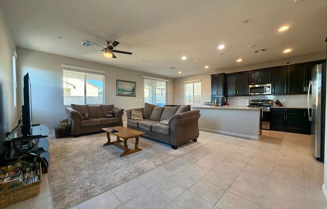 3 beds, 2 baths, $2,369