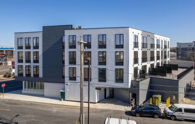 1 bed, 1 bath, 752 sqft, $2,500, Unit 306
