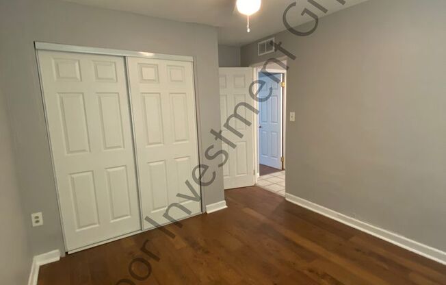 2 beds, 1 bath, 975 sqft, $1,330, Unit C09