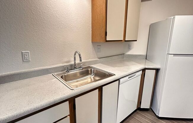 1 bed, 1 bath, 660 sqft, $1,075, Unit H - 037