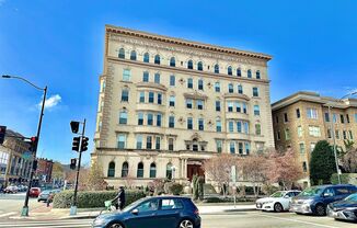 Beautiful Balfour Historic 1 Bedroom Condo 16th & U Street