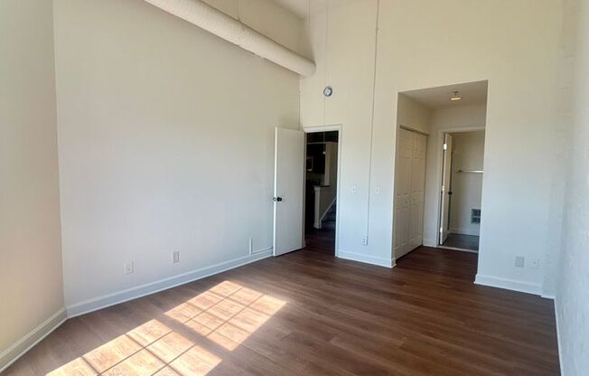 2 beds, 2 baths, 900 sqft, $2,299, Unit 426