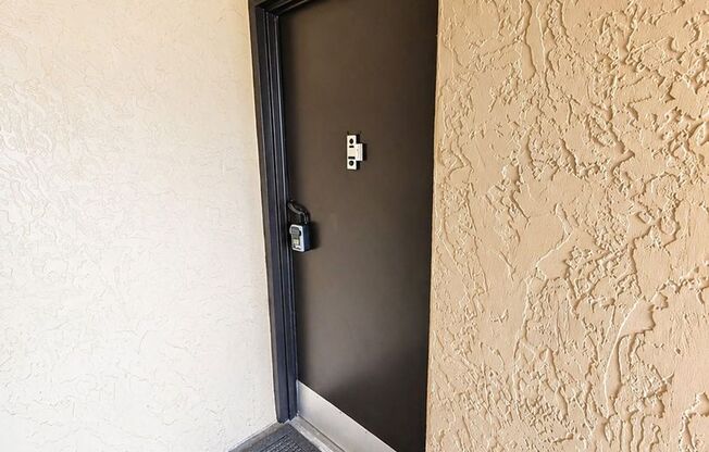 Welcome to Tampa Racquet Club – Where Comfort Meets Convenience!