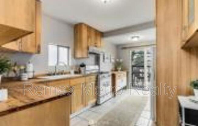414 20 AVE