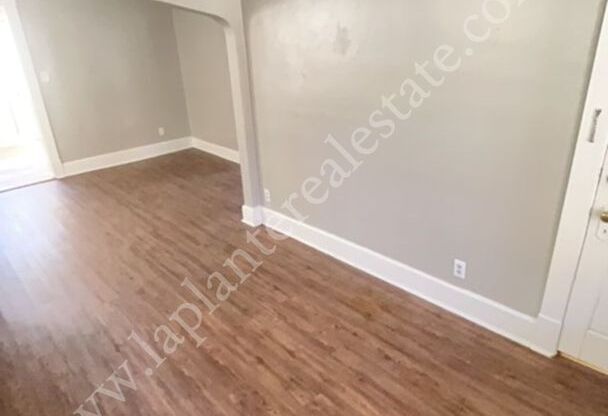 2 beds, 1 bath, 768 sqft, $650, Unit 1