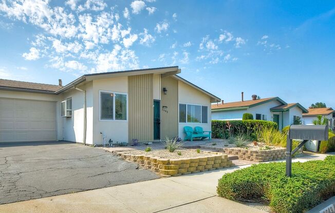 55 yrs Plus ONLY Community! Lovely and Breathtaking 2 Bed 2 Bath unit in Oceanside