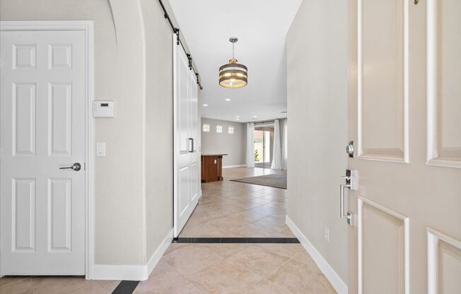 Expansive 4-bedroom Single Story in Henderson