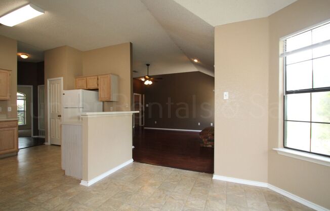 3 beds, 2 baths, $1,595