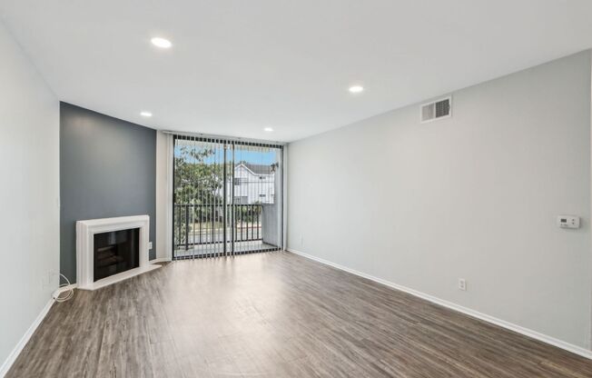 2 beds, 2 baths, 1,200 sqft, $2,698, Unit 209