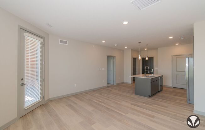 1 bed, 1 bath, 728 sqft, $1,295, Unit YH-2015