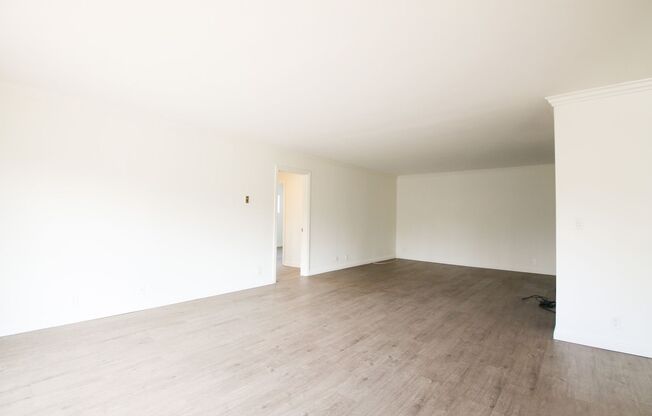 14306 Riverside Dr.
