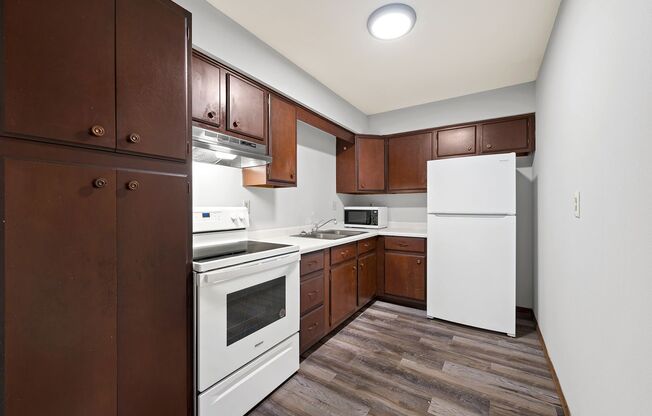 1 bed, 1 bath, 600 sqft, $750, Unit 2425-9