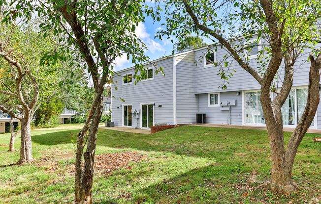 3 beds, 1.5 baths, 1,050 sqft, $1,325