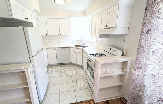 1743 N EDGEMONT