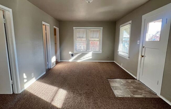 2 beds, 1 bath, $1,200