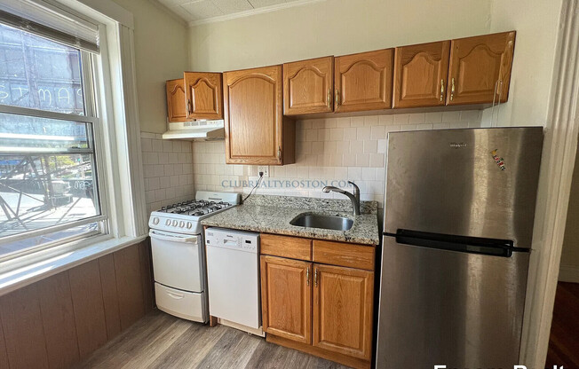 126 Warren St 024