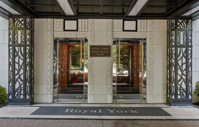 1 bed, 1 bath, 768 sqft, $2,450, Unit Royal York 1106