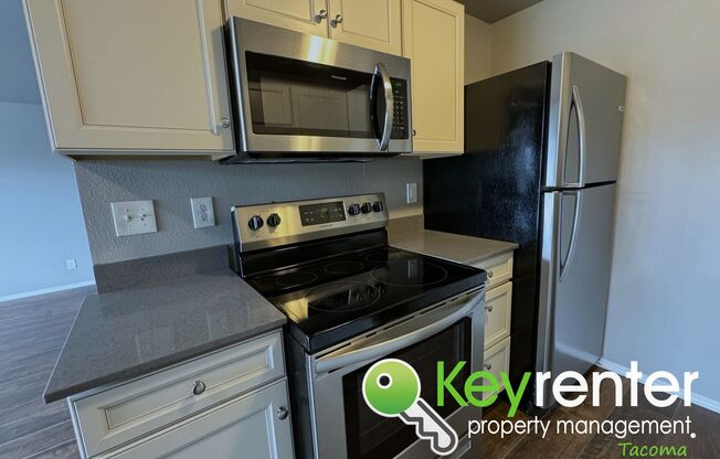 2 beds, 1 bath, 840 sqft, $1,600, Unit C