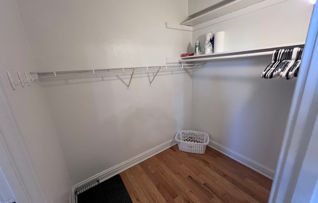 Studio, 1 bath, 400 sqft, $985, Unit 510